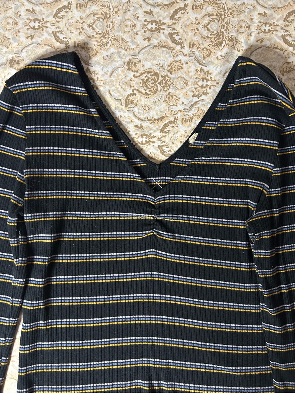 PacSun Navy Stripe V-Neck Long Sleeve Crop Top with Yellow Accents - Picture 4 of 9